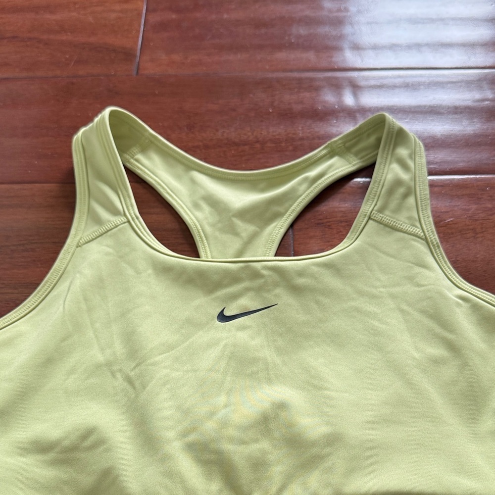 Nike Women's Sports Bra - Bright Lime Green Size medium
